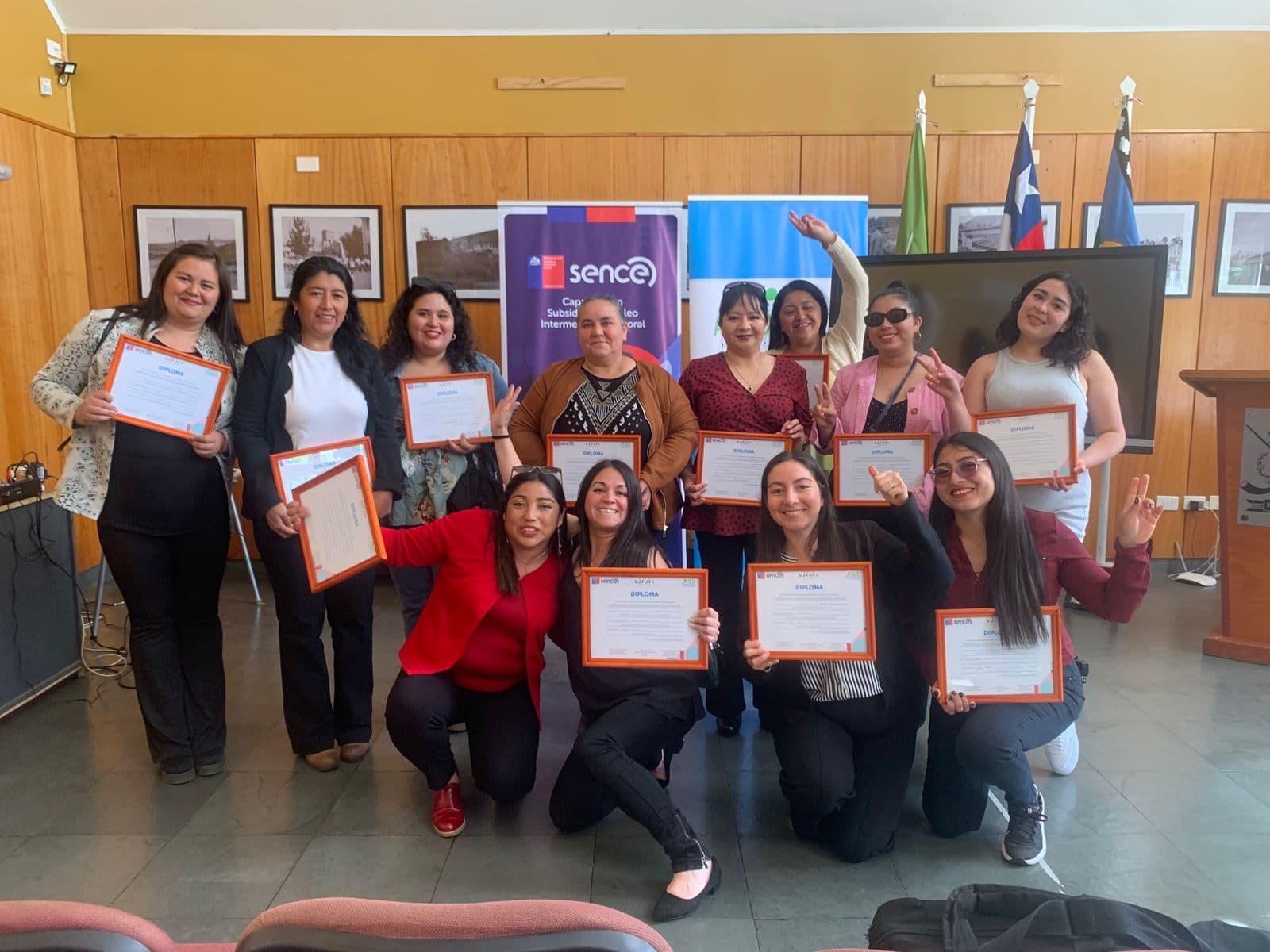 Entrega de diplomas junto a SENCE